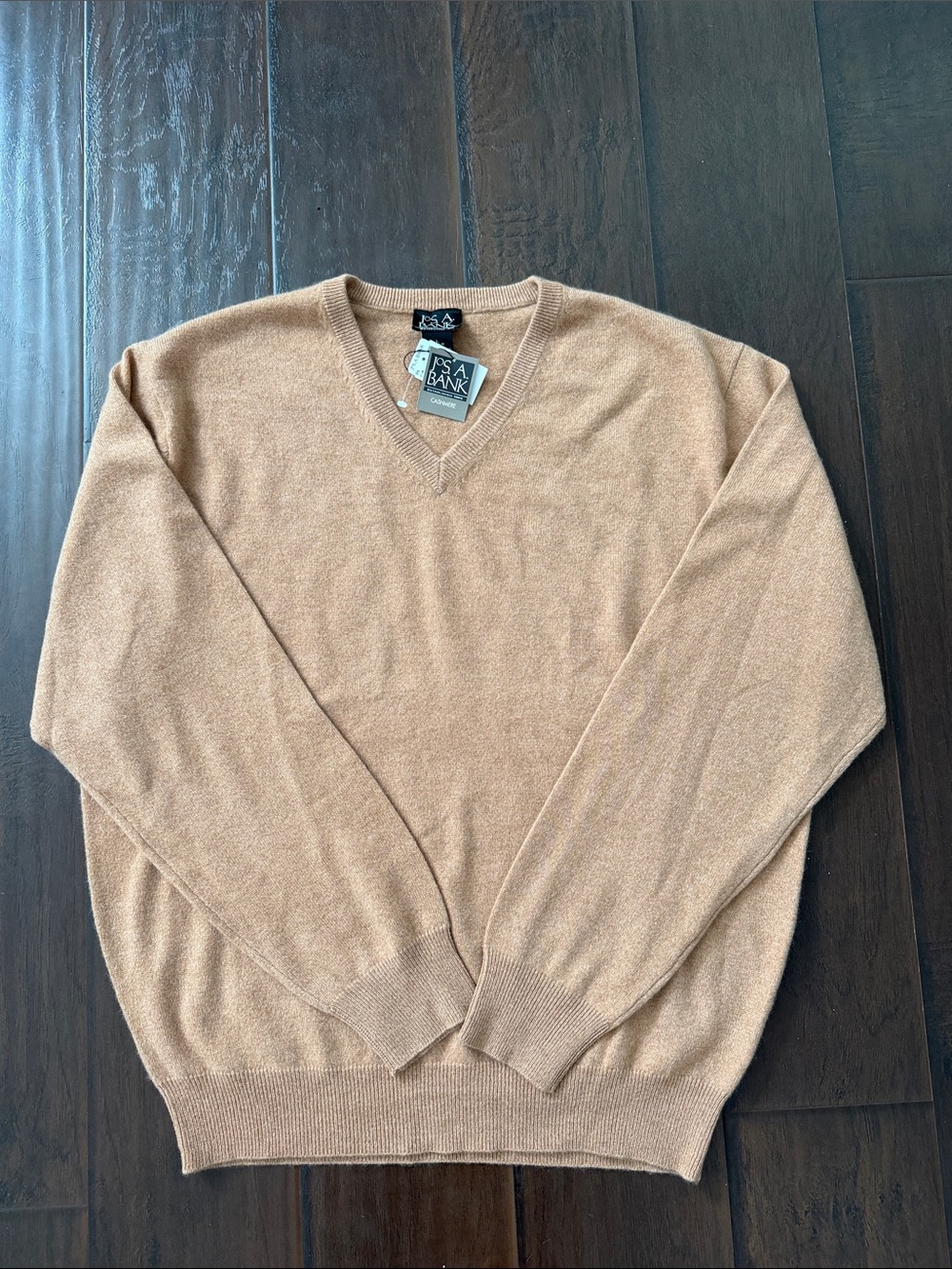 Jos. A. Bank Men's V-Neck Sweater in Camel - Large - NWT